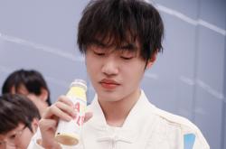 解(jiě)說(shuō)米勒說(shuō)出LPL困境，中单选手出現(xiàn)严重断档，新生代实力都很菜