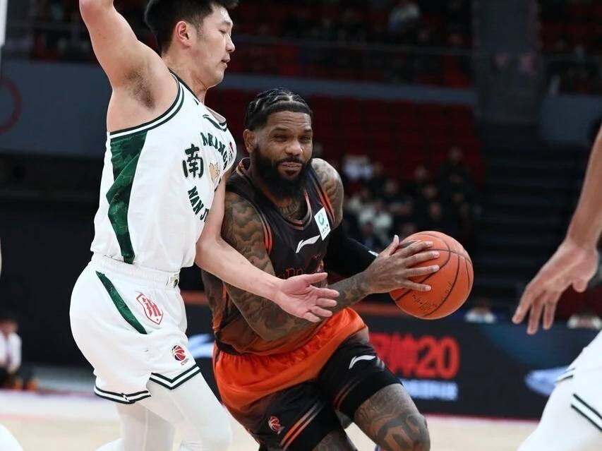 山东男篮欲夺杯赛季军,新外援火速驰援首秀在即